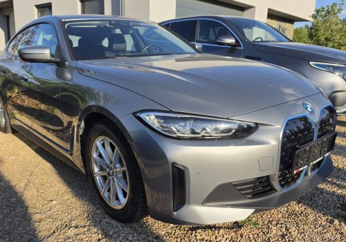 BMW_i4_eDrive40_stribrna_predek