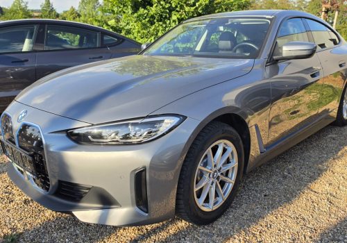 BMW_i4_eDrive40_stribrna_predek2