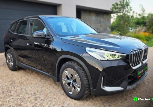 BMW_iX1_xDrive30_cerna_predek2-1