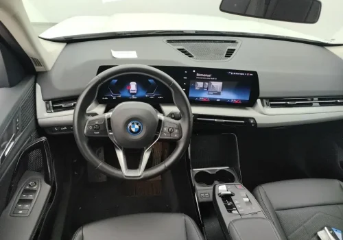 BMW_iX1_xDrive30_interier3