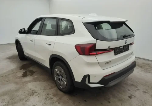 BMW_iX1_xDrive30_zadek