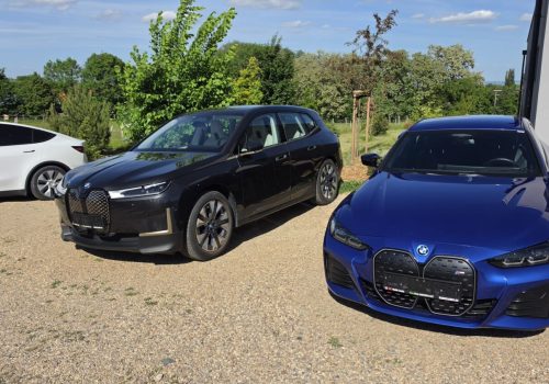 BMW_iX_xDrive40_Edition_cerne_duo