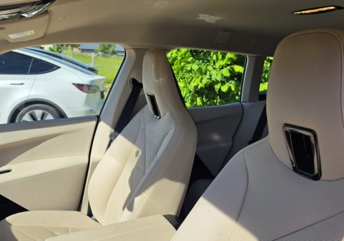 BMW_iX_xDrive40_Edition_cerne_interier