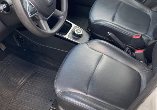 Dacia_Spring_Electric_bila_interier