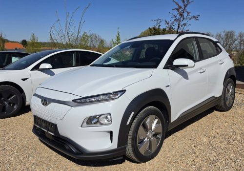Hyundai_E-Kona_Intuitive_bila_predek