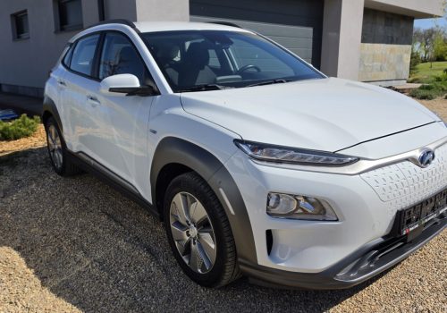 Hyundai_E-Kona_Intuitive_bila_predek2