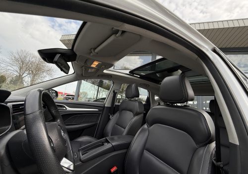 MG-ZS-bile-interier3