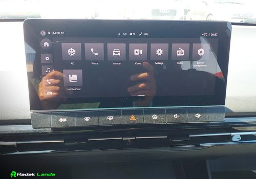 MG_MG4_EV_Standard_stribrna_media