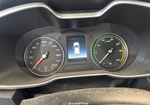 MG_ZS_EV_FWD_cerna_budiky