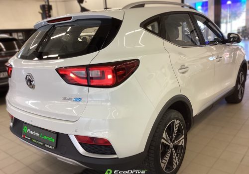 MG_ZS_EV_RWD_bila_zadek2