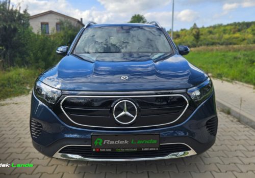 Mercedes-Benz-EQB_250_modra_predek2