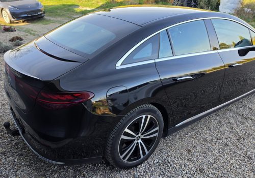 Mercedes-Benz-EQE-cerny-zadek2