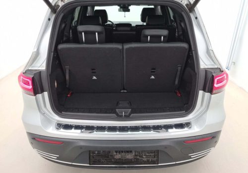 Mercedes-Benz_EQB_300_4MATIC_7-mist_zavzzadlovy_prostor