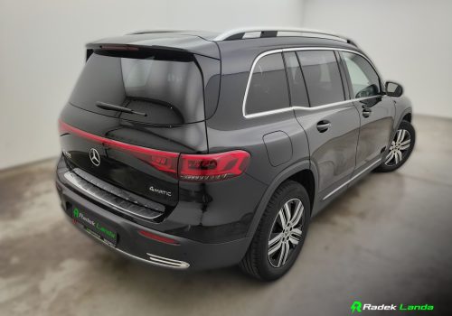 Mercedes-Benz_EQB_300_cerna_zadek2