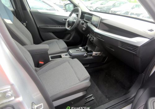 Opel_Frontera_Electric_Edition_LFP_stribrna_interier