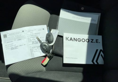 Renault_Kangoo_Van_Z-E-33_bola_doklady