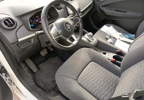 Renault_Zoe_Intens_bila_interier-1