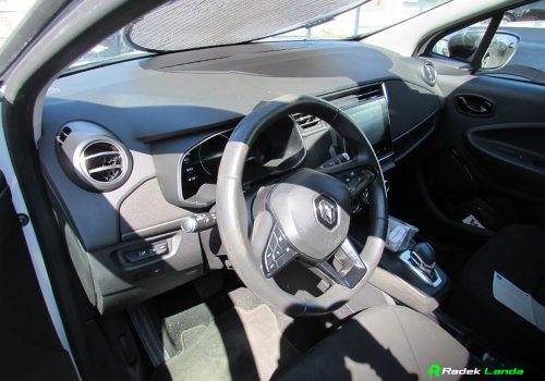Renault_zoe_life_bila_interier2