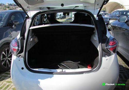 Renault_zoe_life_bila_kufr