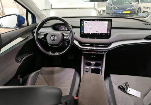 Skoda_Enyaq_60_LED_modra_interier