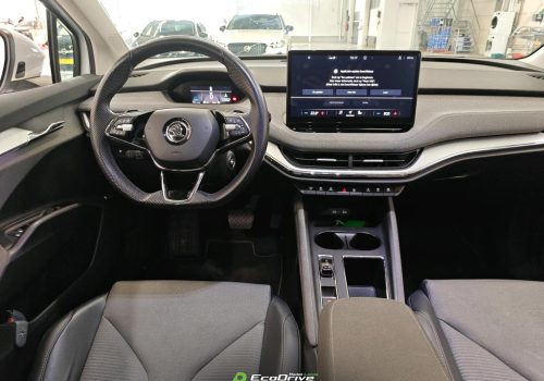 Skoda_Enyaq_iV_60_modra_interier