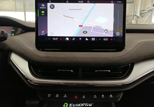 Skoda_Enyaq_iV_60_modra_navi