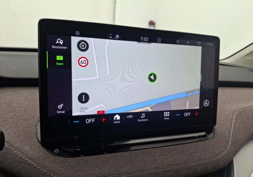 Skoda_Enyaq_iV_60_zelena_navi