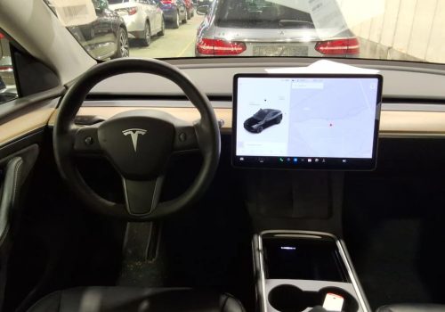Tesla-Model-Y-75-kWh-4x4-black-04