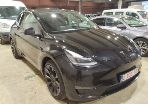 Tesla-Model-Y-75-kWh-4x4-black-05