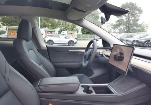 Tesla-Model-Y-SR-LFP-2023-AMD-Ryzen-49-tis.-km-Zaruka-2