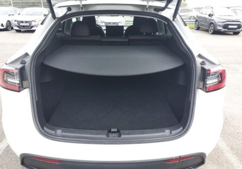 Tesla-Model-Y-SR-LFP-2023-AMD-Ryzen-49-tis.-km-Zaruka-4