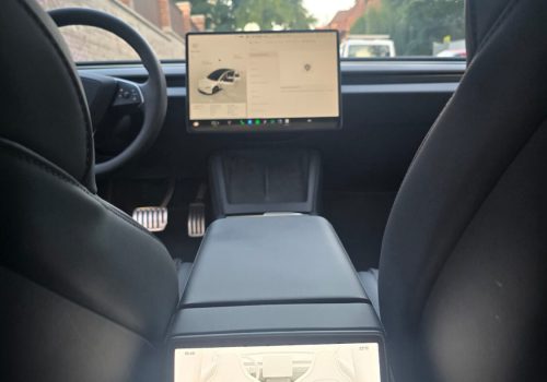 Tesla_Model-3_Highland_Performance_Bila_interier