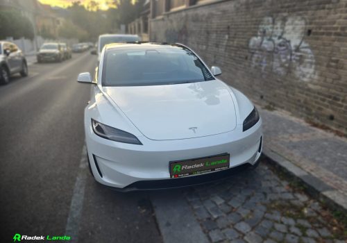 Tesla_Model-3_Highland_Performance_Bila_predek