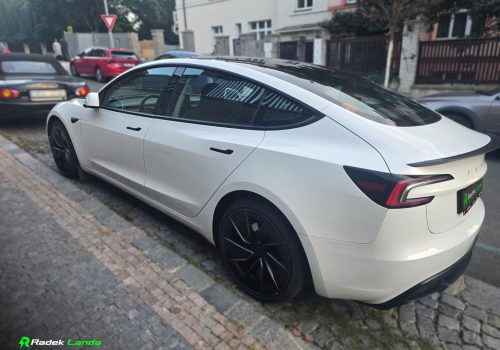 Tesla_Model-3_Highland_Performance_Bila_zadek2