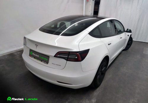 Tesla_Model-3_LR_DM_bila_zadek