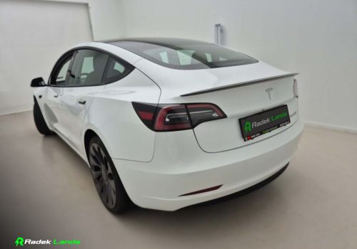 Tesla_Model-3_Performance_Dual-Motor_bila_zadek2