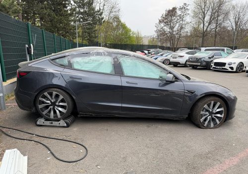 Tesla_Model-3_seda_bok