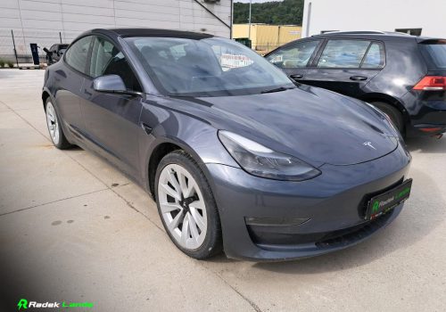 Tesla_Model-3_seda_predek