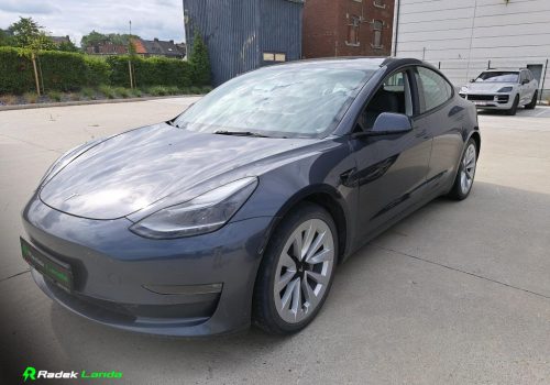 Tesla_Model-3_seda_predek2