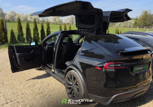 Tesla_Model-X-_Plaid_cerna_zadek2-1