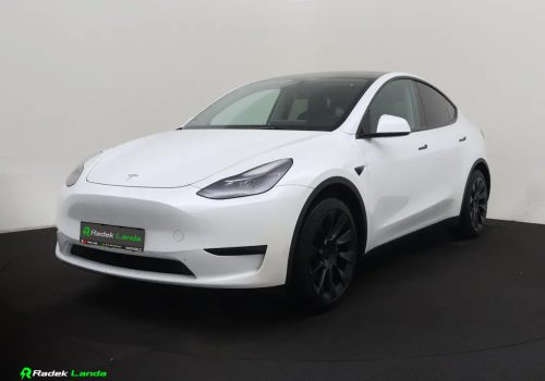 Tesla_Model-Y_RWD_LFP_bila_predek
