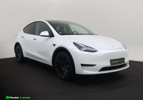 Tesla_Model-Y_RWD_LFP_bila_predek2