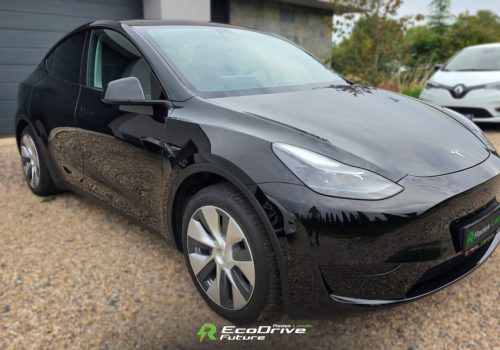 Tesla_Model-Y_SR_RWD_LFP_cerna_predek