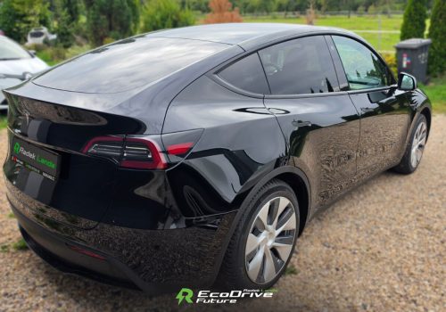 Tesla_Model-Y_SR_RWD_LFP_cerna_zadek2