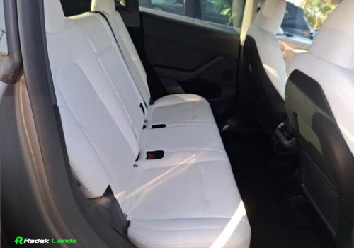 Tesla_Model-Y_performance_quicksilver_zadni-sedacky
