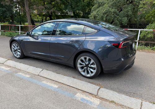 Tesla_Model_3-Long_Range_RWD_seda_bok3