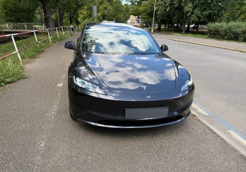 Tesla_Model_3-Long_Range_RWD_seda_predek