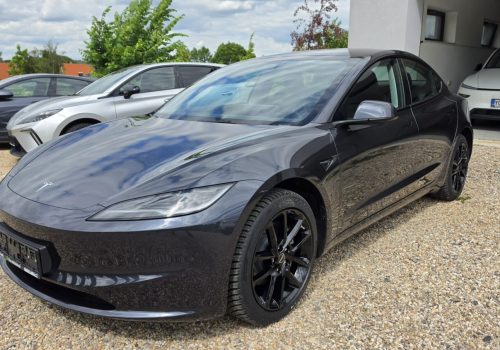 Tesla_Model_3-Long_Range_RWD_seda_predek2-1