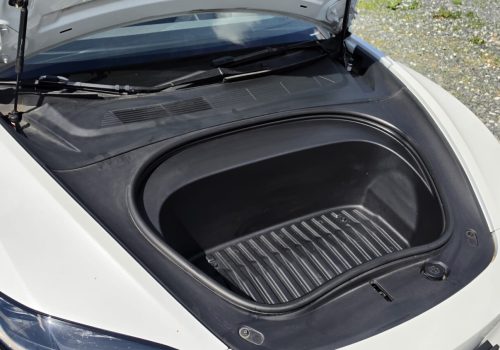 Tesla_Model_3_Highland_bila_frunk