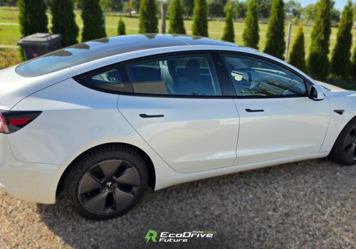 Tesla_Model_3_Long_Range_AWD_bila_bok